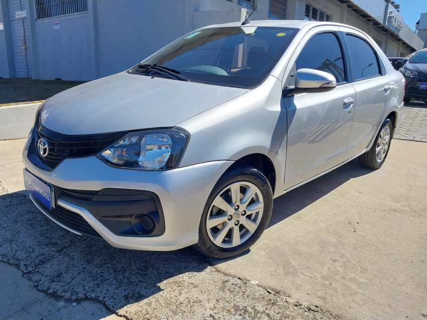 toyota etios 1.5 x plus 16v flex 4p automatico 2020