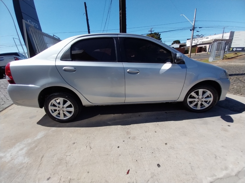 toyota etios 1.5 x plus 16v flex 4p automatico 2020