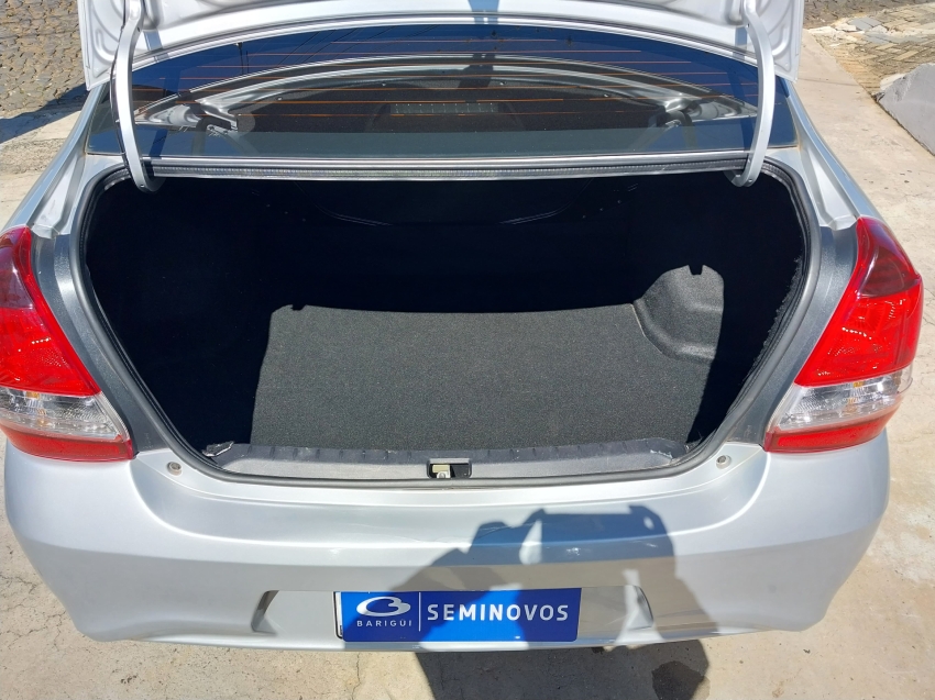 toyota etios 1.5 x plus 16v flex 4p automatico 2020