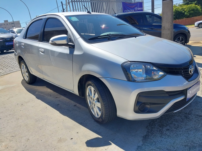 toyota etios 1.5 x plus 16v flex 4p automatico 2020