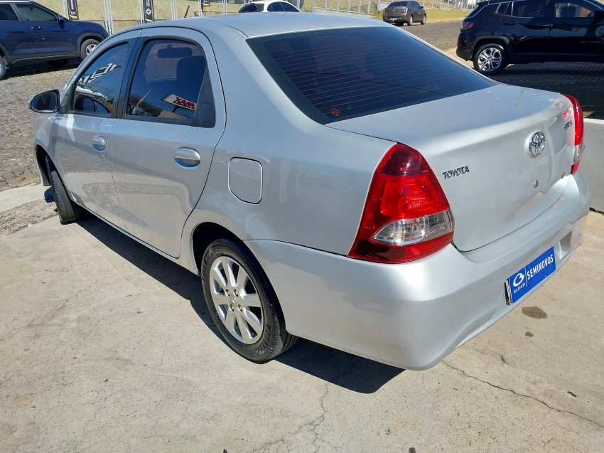 toyota etios 1.5 x plus 16v flex 4p automatico 2020