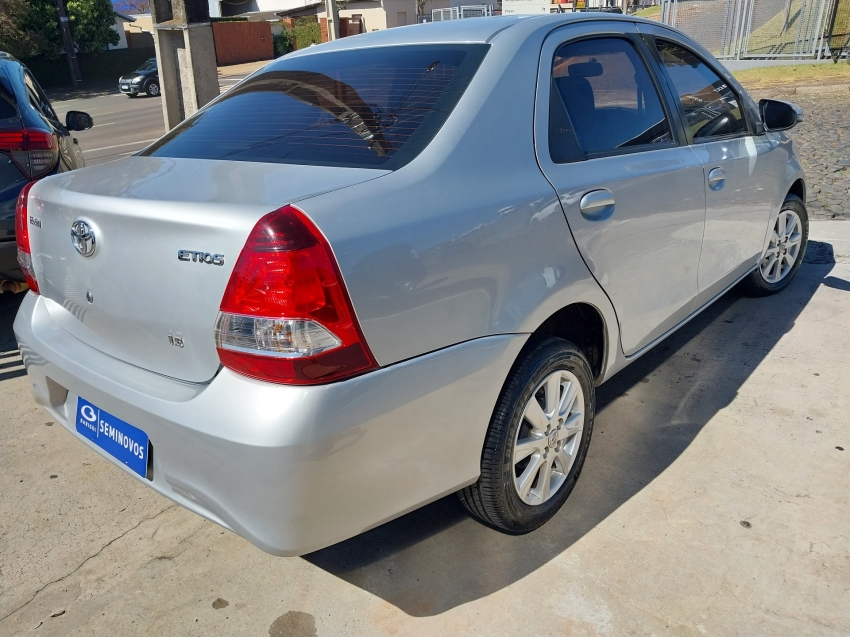 toyota etios 1.5 x plus 16v flex 4p automatico 2020