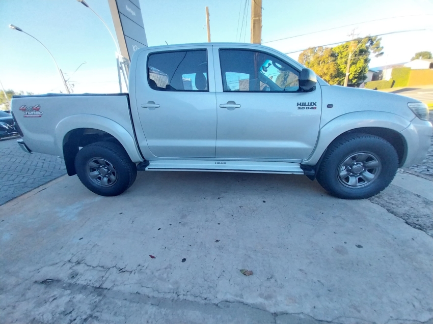 toyota hilux 3.0 sr 4x4 cd 16v turbo intercooler diesel 4p automatico 2013