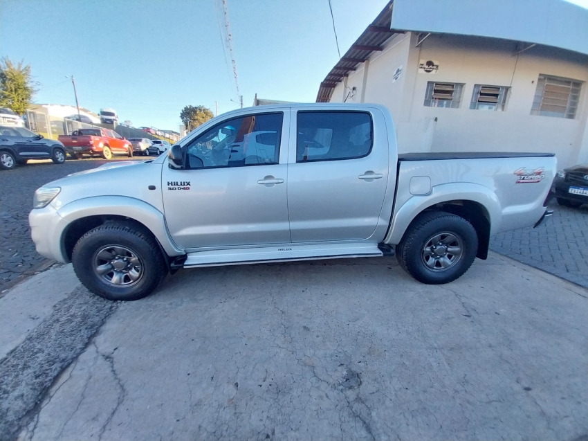 toyota hilux 3.0 sr 4x4 cd 16v turbo intercooler diesel 4p automatico 2013