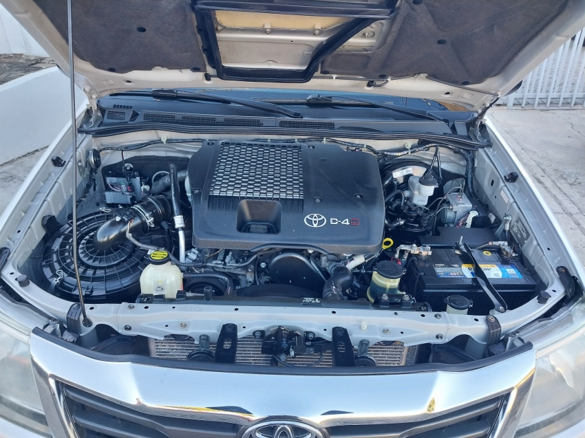 toyota hilux 3.0 sr 4x4 cd 16v turbo intercooler diesel 4p automatico 2013