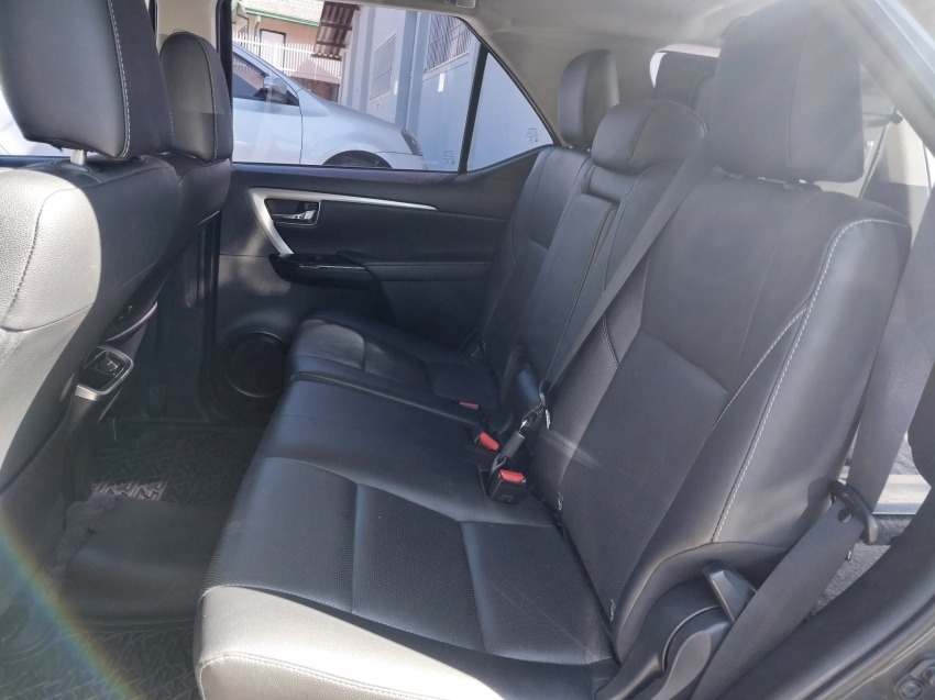 toyota hilux sw4 2.8 d-4d turbo diesel srx 7l 4x4 automatico 4p 2022