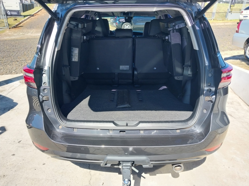 toyota hilux sw4 2.8 d-4d turbo diesel srx 7l 4x4 automatico 4p 2022