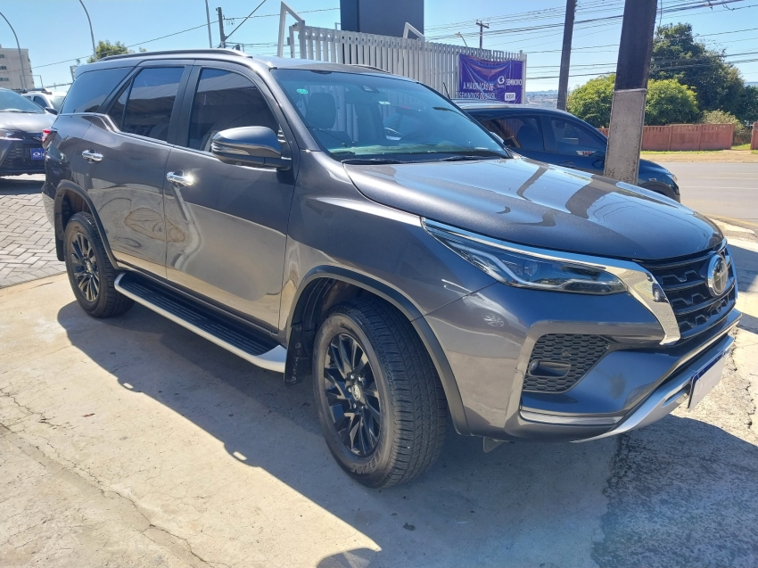 toyota hilux sw4 2.8 d-4d turbo diesel srx 7l 4x4 automatico 4p 2022