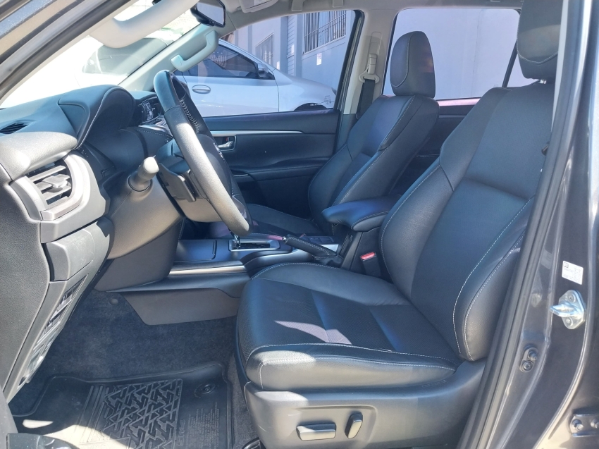 toyota hilux sw4 2.8 d-4d turbo diesel srx 7l 4x4 automatico 4p 2022