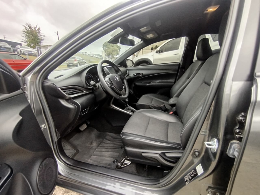 toyota yaris 1.5 16v flex xs multidrive 4p automatico 202410