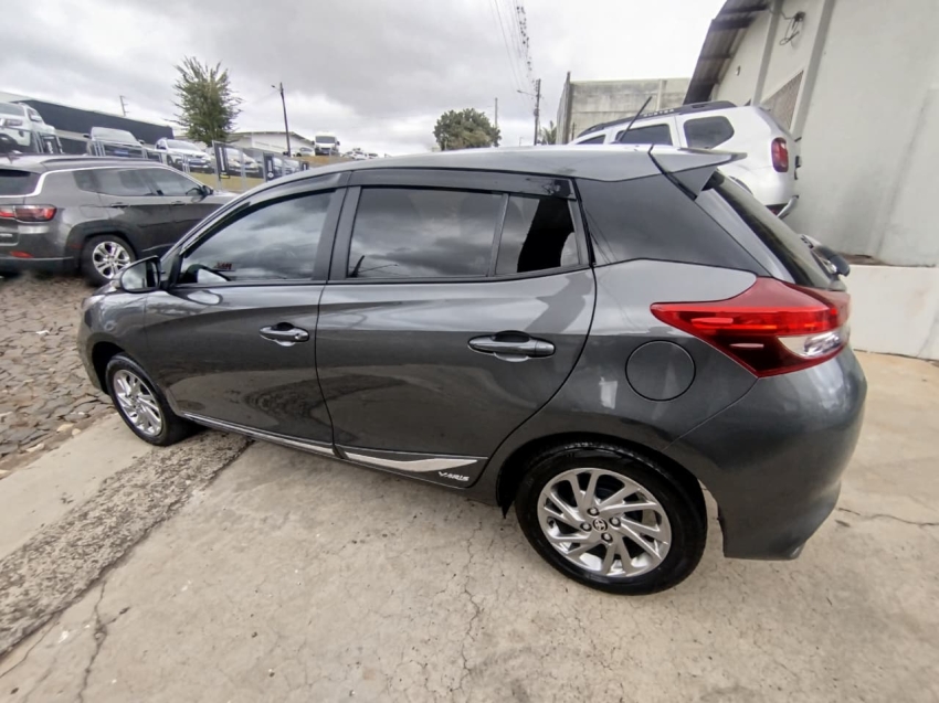 toyota yaris 1.5 16v flex xs multidrive 4p automatico 20245