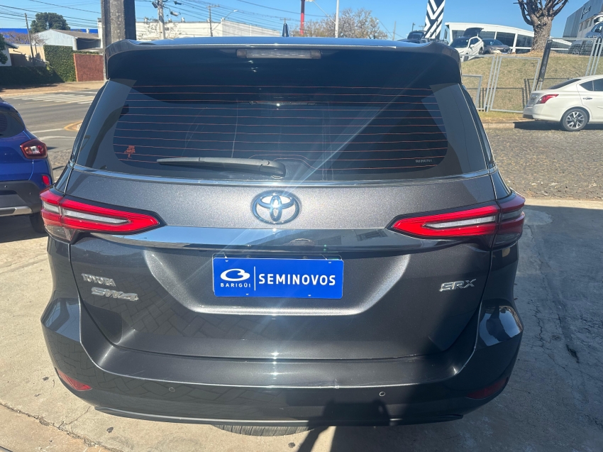 toyota hilux sw4 2.8 d-4d turbo diesel srx 7l 4x4 automatico 4p 2024