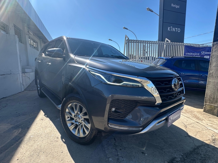 toyota hilux sw4 2.8 d-4d turbo diesel srx 7l 4x4 automatico 4p 2024