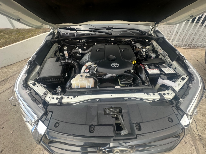 toyota hilux 2.8 d-4d turbo diesel cd srx 4x4 automatico 4p 2021
