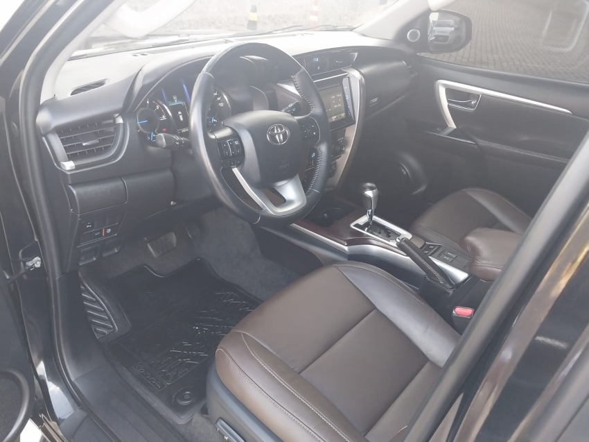 toyota hilux sw4 2.8 srx 4x4 7 lugares 16v turbo intercooler diesel 4p automatico 2018
