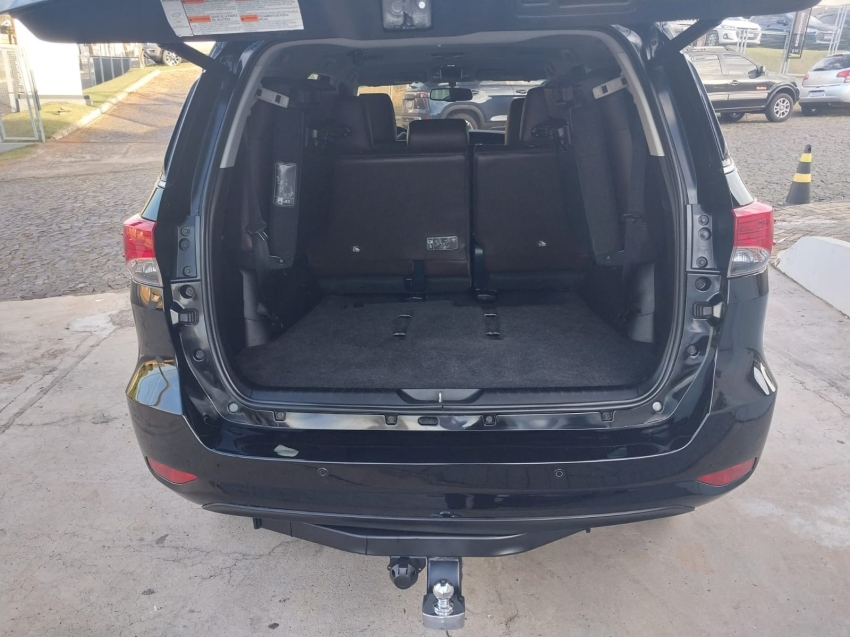 toyota hilux sw4 2.8 srx 4x4 7 lugares 16v turbo intercooler diesel 4p automatico 2018