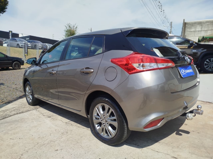 toyota yaris 1.5 16v flex xl plus connect multidrive 4p automatico 2020