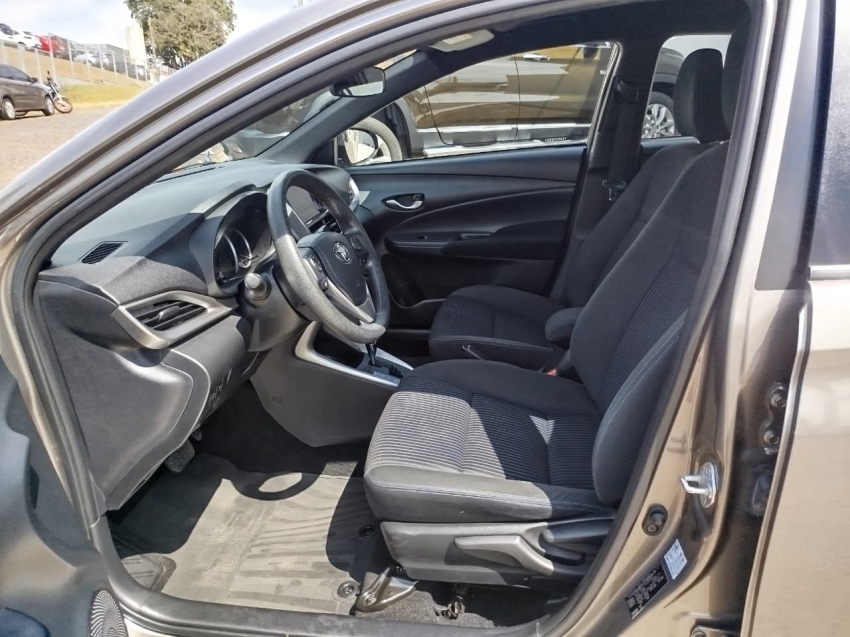 toyota yaris 1.5 16v flex xl plus connect multidrive 4p automatico 2020