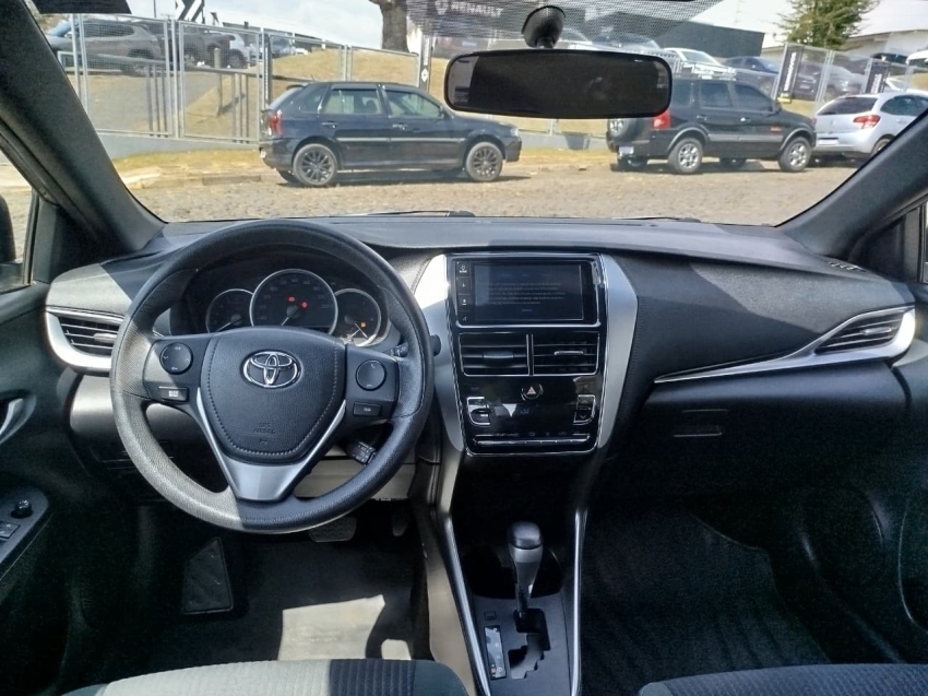 toyota yaris 1.5 16v flex xl plus connect multidrive 4p automatico 2020