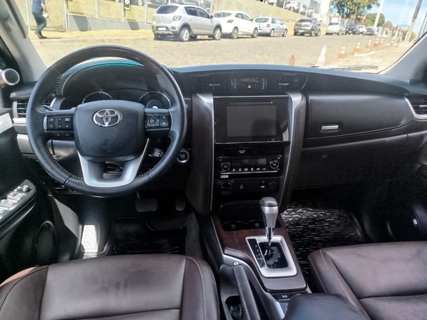 toyota hilux sw4 2.8 srx 4x4 16v turbo intercooler diesel 4p automatico 2019