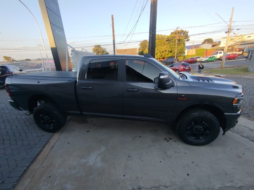 ram 2500 6.7 i6 turbo diesel laramie night edition cd 4x4 automatico 4p 2024