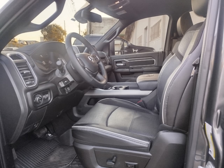 ram 2500 6.7 i6 turbo diesel laramie night edition cd 4x4 automatico 4p 2024