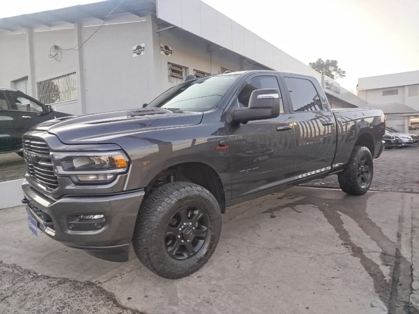 ram 2500 6.7 i6 turbo diesel laramie night edition cd 4x4 automatico 4p 2024