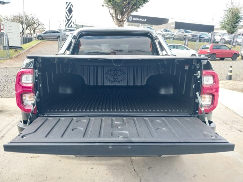 toyota hilux 2.8 d-4d turbo diesel cd srx plus 4x4 automatico 4p 2024