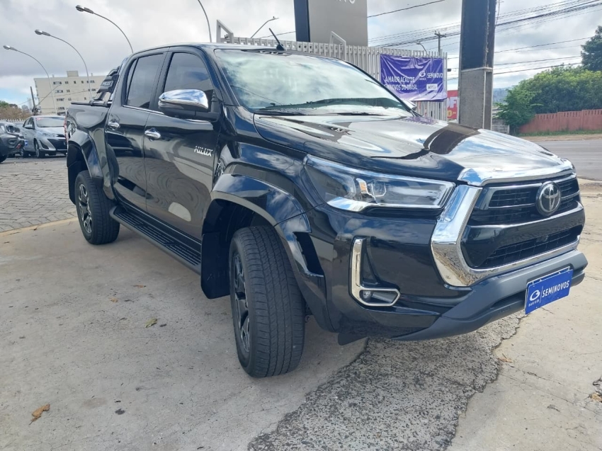 toyota hilux 2.8 d-4d turbo diesel cd srx plus 4x4 automatico 4p 2024