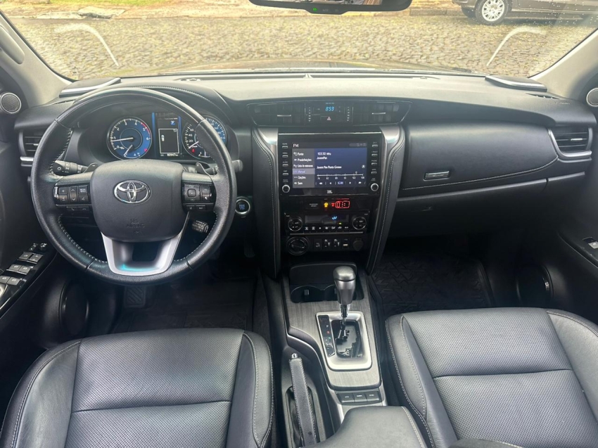 toyota hilux sw4 2.8 d-4d turbo diesel srx 7l 4x4 automatico 4p 2024