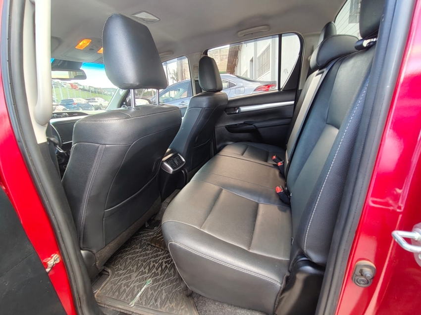 toyota hilux 2.8 d-4d turbo diesel cd srx plus 4x4 automatico 4p 202410