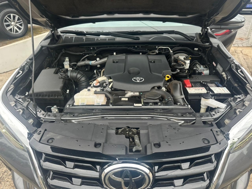 toyota hilux sw4 2.8 d-4d turbo diesel srx 7l 4x4 automatico 4p 2024