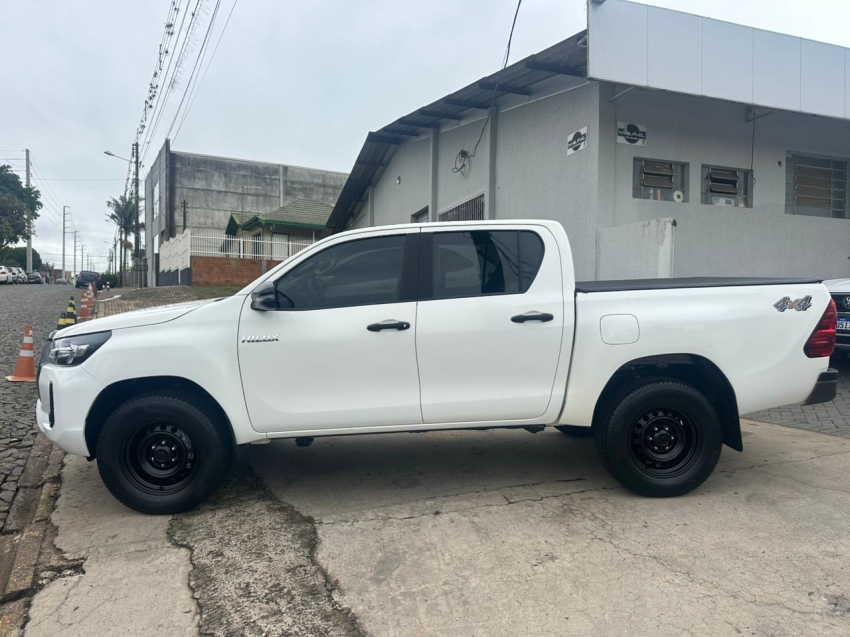toyota hilux 2.8 d-4d turbo diesel cd power pack 4x4 manual 4p 2024
