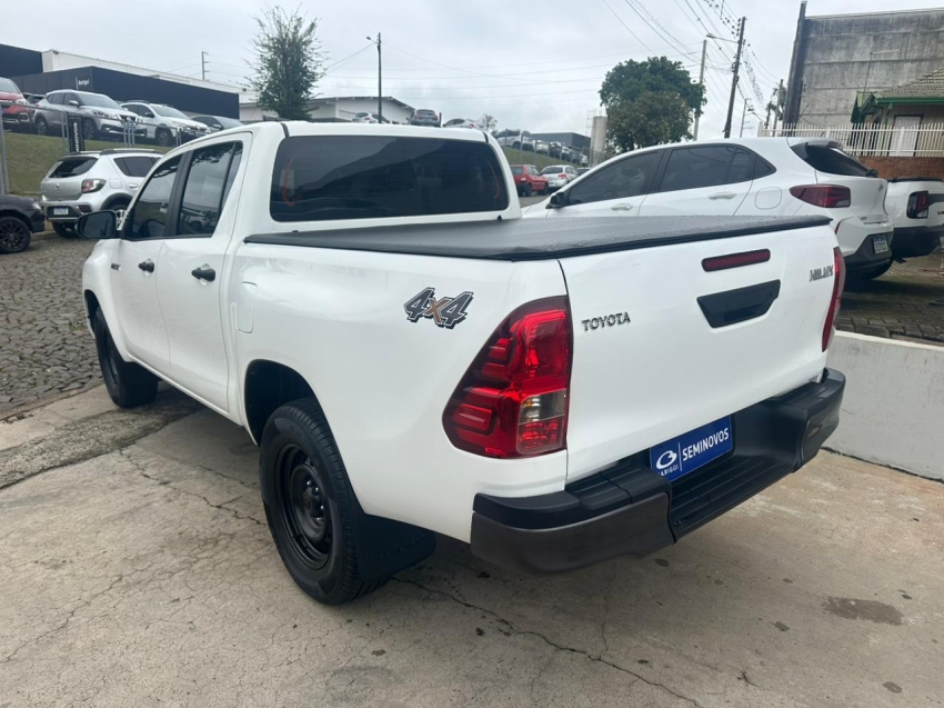 toyota hilux 2.8 d-4d turbo diesel cd power pack 4x4 manual 4p 2024