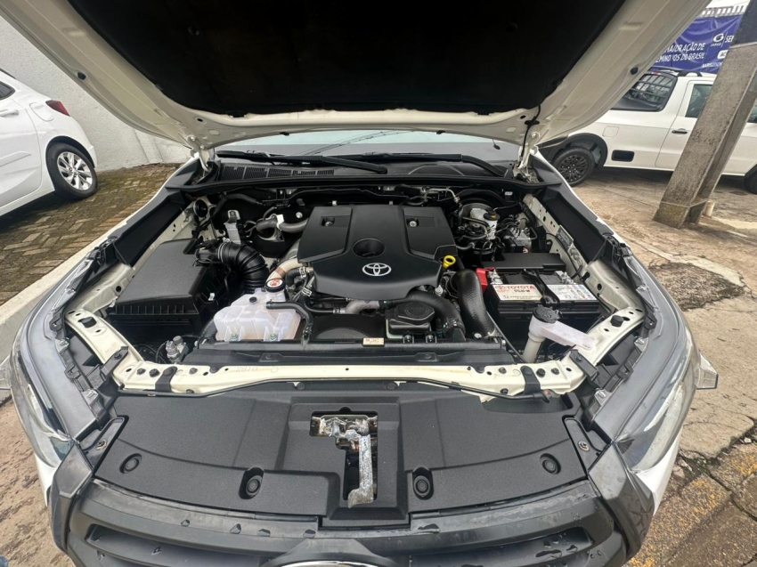 toyota hilux 2.8 d-4d turbo diesel cd power pack 4x4 manual 4p 2024