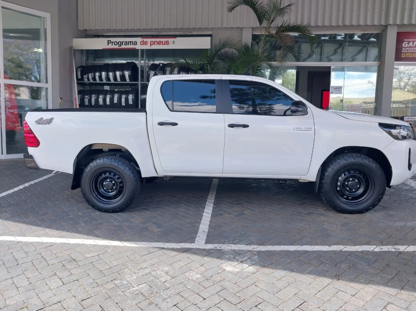 toyota hilux 2.8 d-4d turbo diesel cd power pack 4x4 manual 4p 2024