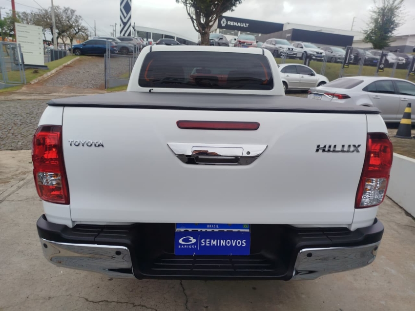 toyota hilux 2.8 d-4d turbo diesel cd sr 4x4 automatico 4p 2024