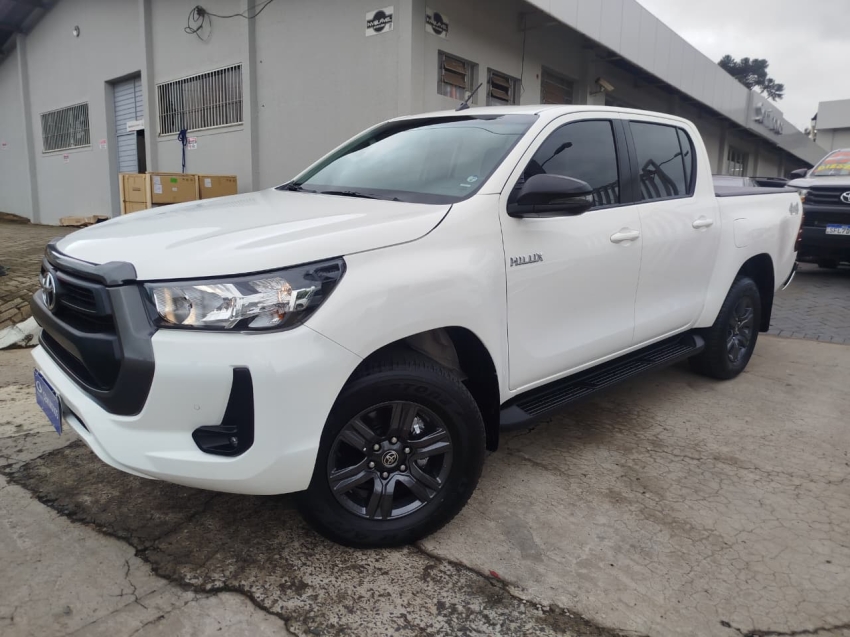 toyota hilux 2.8 d-4d turbo diesel cd sr 4x4 automatico 4p 2024