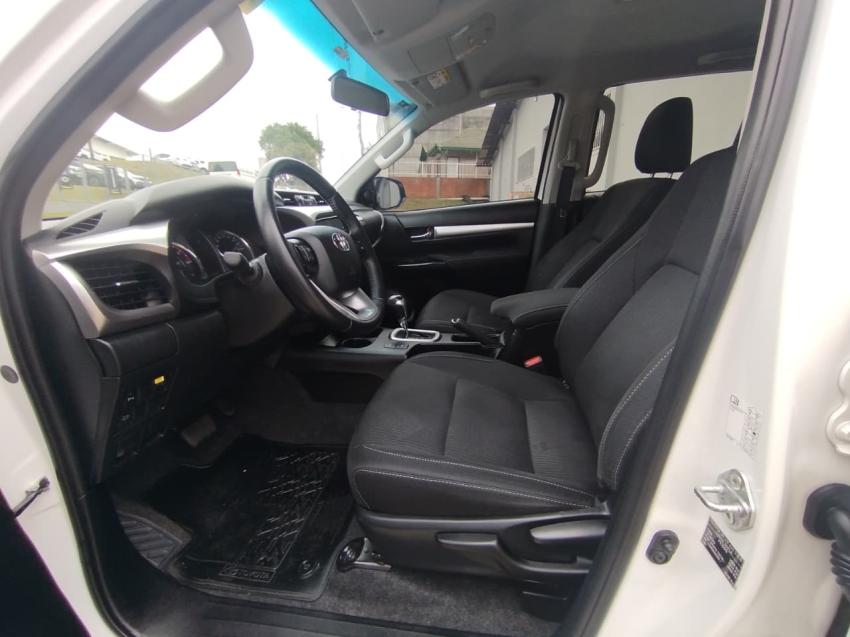 toyota hilux 2.8 d-4d turbo diesel cd sr 4x4 automatico 4p 2024