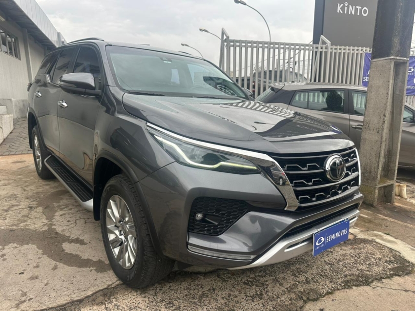 toyota hilux sw4 2.8 d-4d turbo diesel srx 7l 4x4 automatico 4p 2022