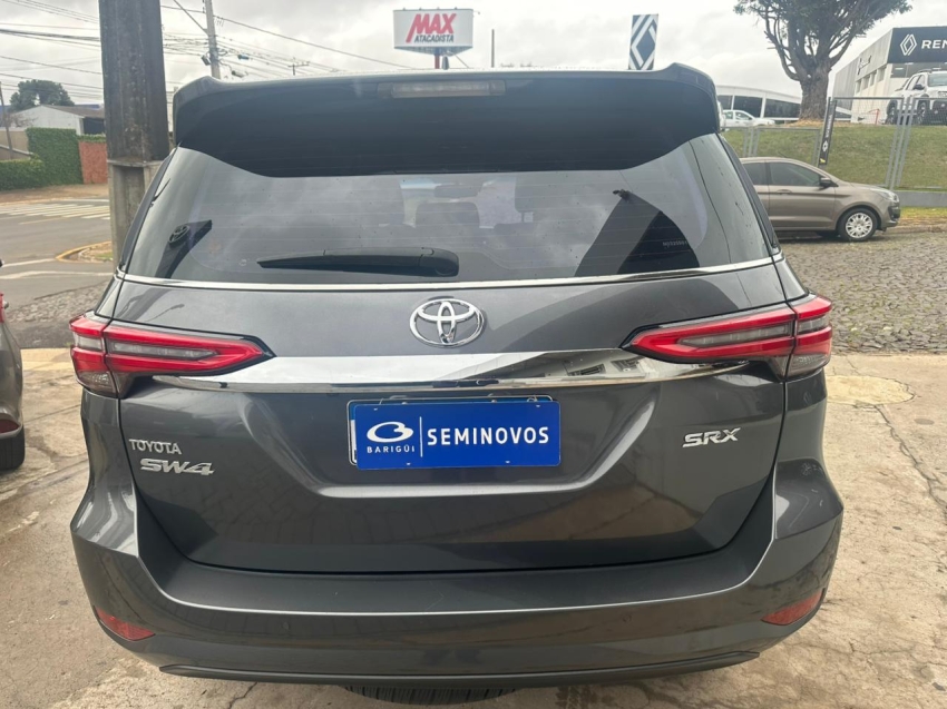 toyota hilux sw4 2.8 d-4d turbo diesel srx 7l 4x4 automatico 4p 2022