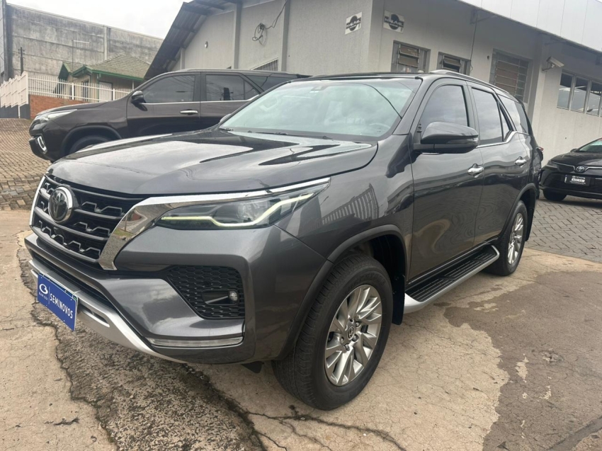 toyota hilux sw4 2.8 d-4d turbo diesel srx 7l 4x4 automatico 4p 2022