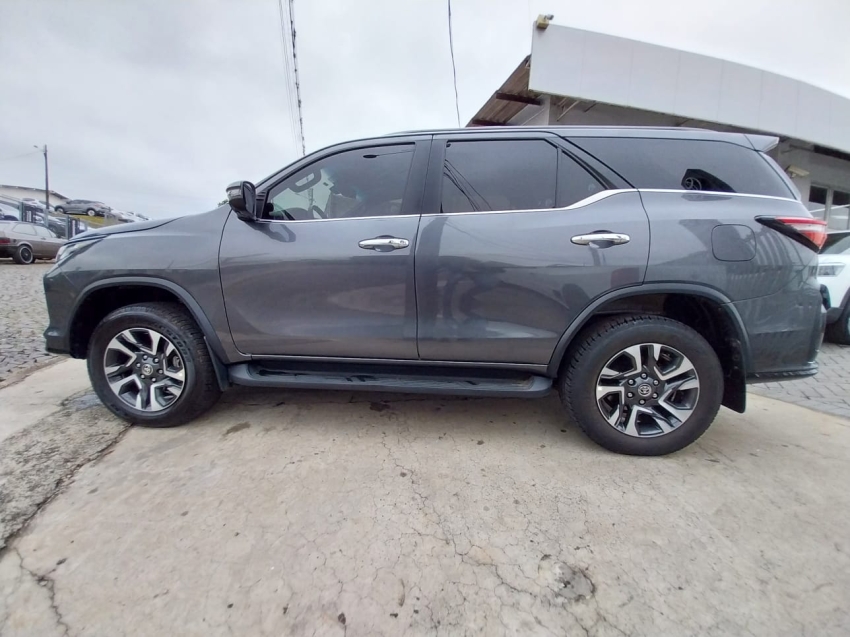 toyota hilux sw4 2.8 d-4d turbo diesel diamond 7l 4x4 automatico 4p 2024