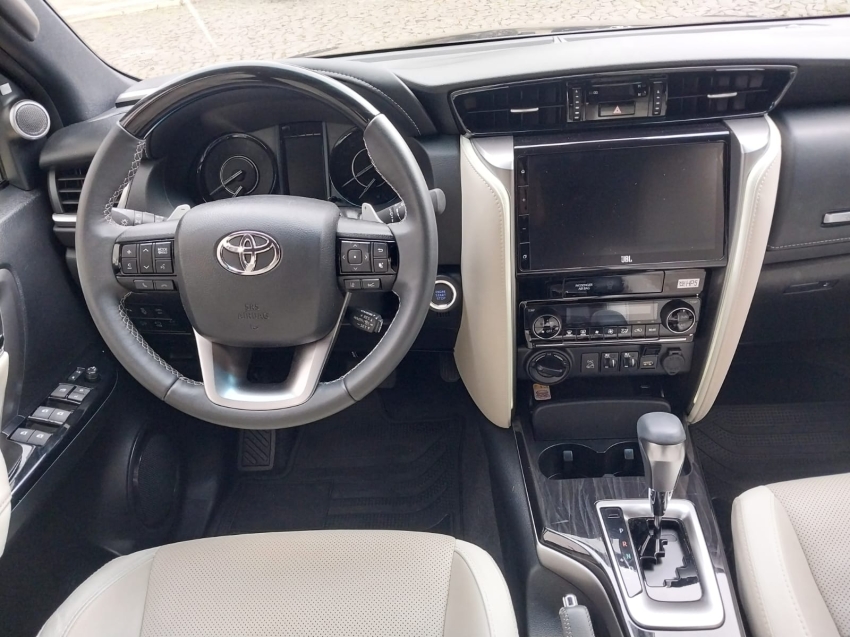 toyota hilux sw4 2.8 d-4d turbo diesel diamond 7l 4x4 automatico 4p 2024