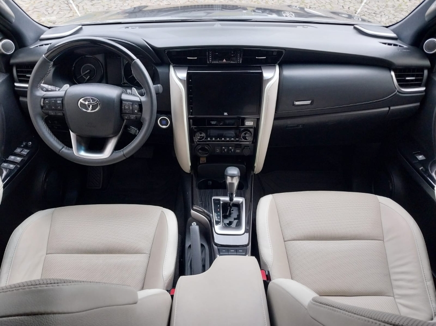 toyota hilux sw4 2.8 d-4d turbo diesel diamond 7l 4x4 automatico 4p 2024