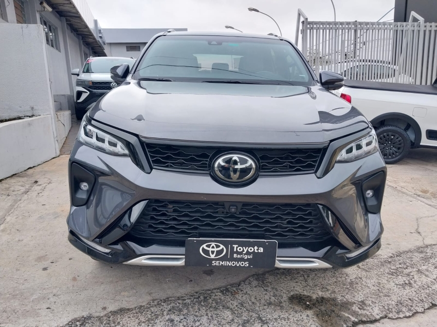 toyota hilux sw4 2.8 d-4d turbo diesel diamond 7l 4x4 automatico 4p 2024