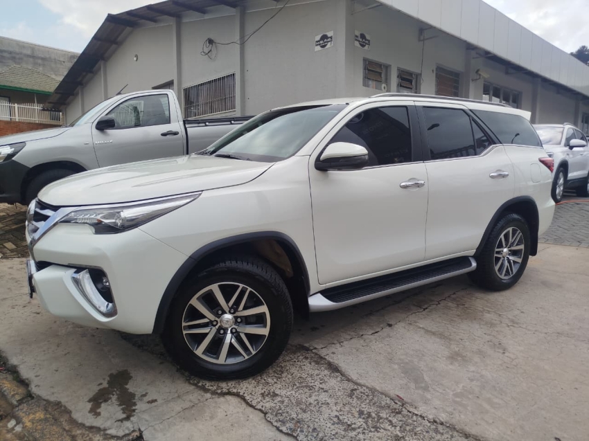 toyota hilux sw4 2.8 srx 4x4 7 lugares 16v turbo intercooler diesel 4p automatico 2020