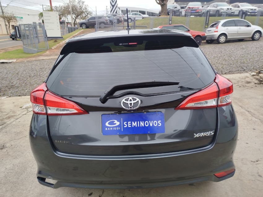 toyota yaris 1.5 16v flex xl multidrive 4p automatico 2025