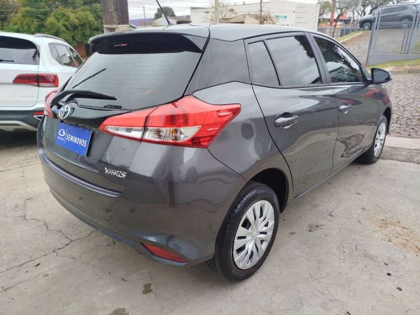 toyota yaris 1.5 16v flex xl multidrive 4p automatico 2025
