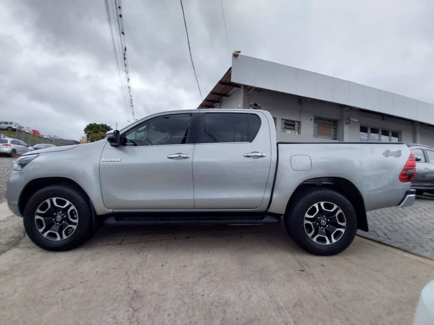 toyota hilux 2.8 d-4d turbo diesel cd srx 4x4 automatico 4p 20244